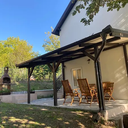 Vikendica Fruska Lipa * Cortanovci