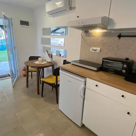 Casa de Férias Vikendica Fruska Lipa