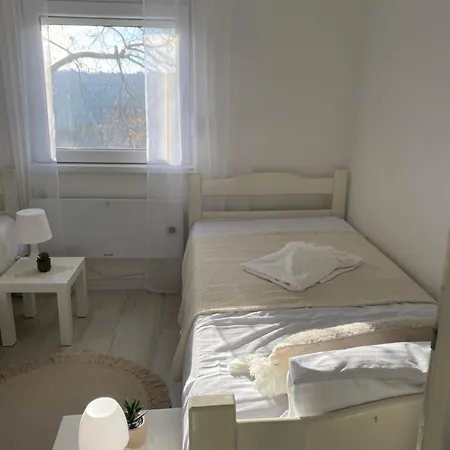 Vikendica Fruska Lipa Hébergement de vacances *