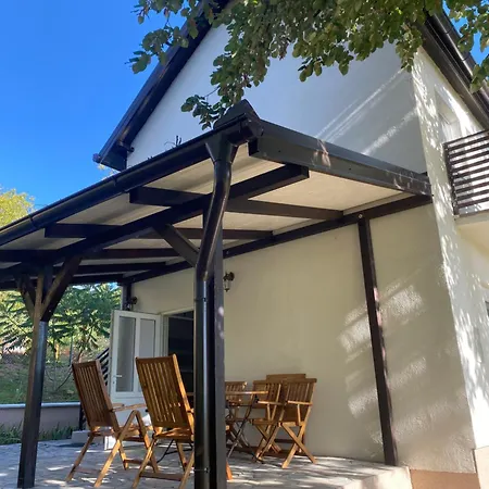 Vikendica Fruska Lipa