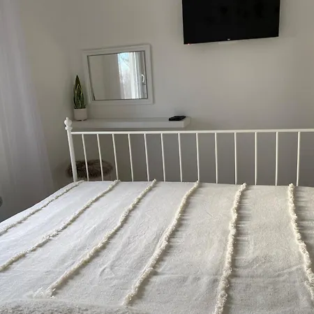 Holiday home Vikendica Fruska Lipa